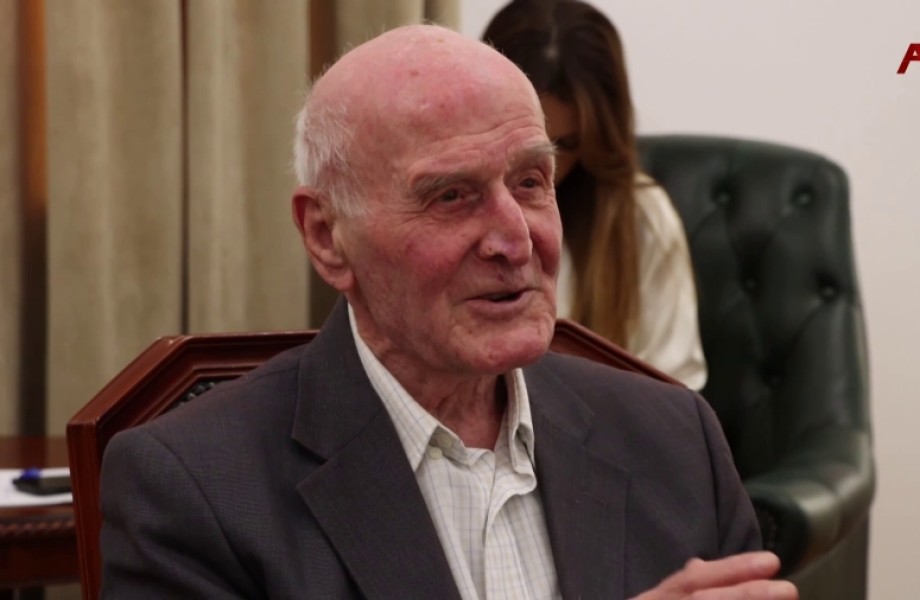 Б. Гунба обсудил с членами ОП вопрос проведения большого форума с участием всех политических сил