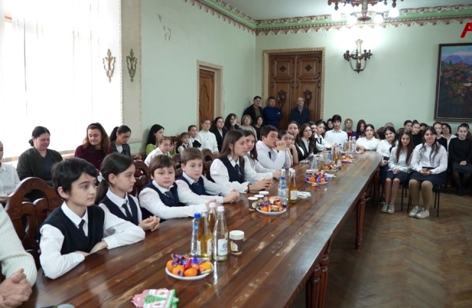 Стали известны имена школьников – победителей конкурса на знание абхазской и русской словесности