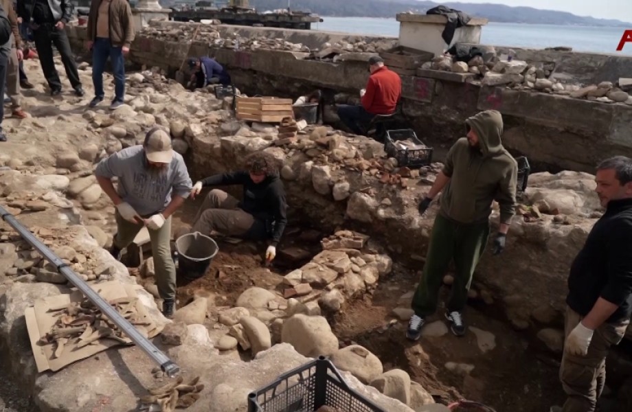 Вице-президент Беслан Бигвава посетил Сухумскую набережную