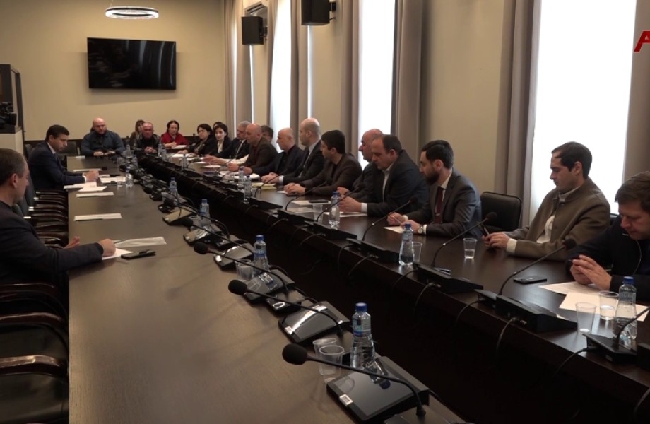 Правительственный час по экономическим вопросам прошел в Парламенте