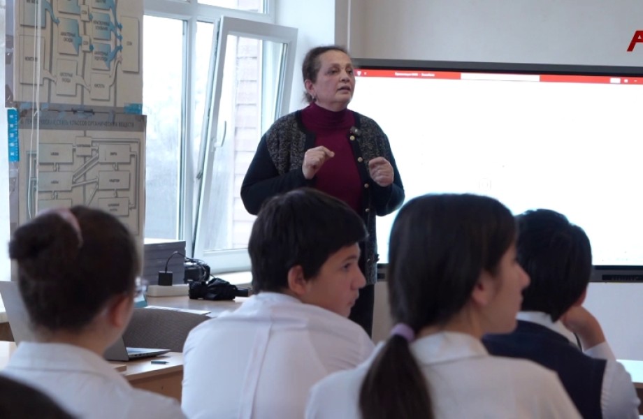 Началась серия профориентационных встреч со школьниками страны