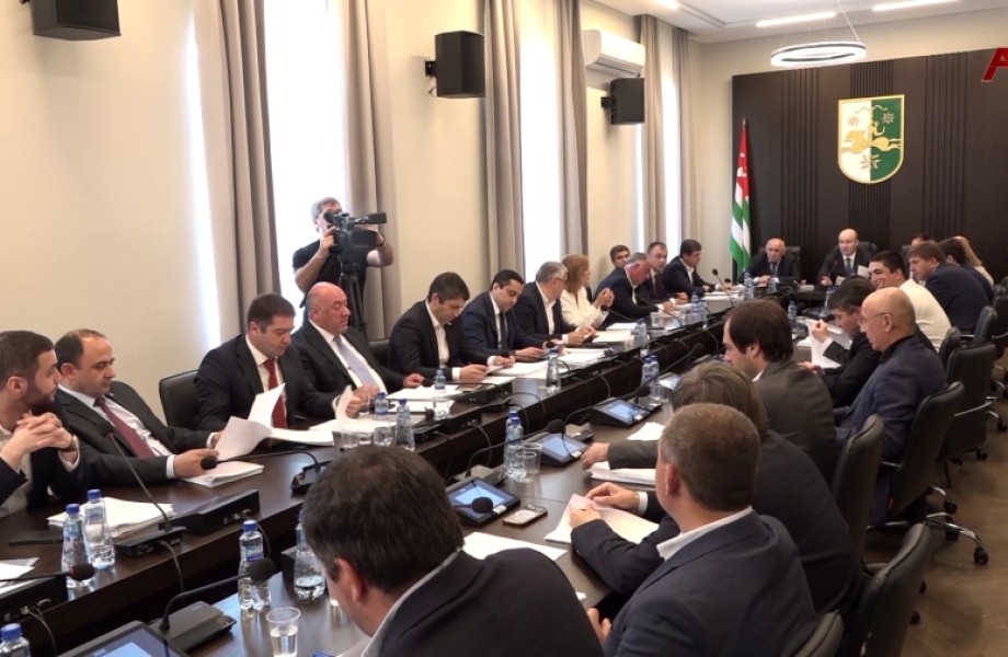Возрастной ценз для кандидатов в президенты, и депутаты не изменится