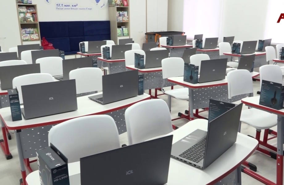 Аҟәатәи актәи абжьаратә школ аҿы иаартын аурыс бызшәеи алитературеи рыкласстә уадақәа