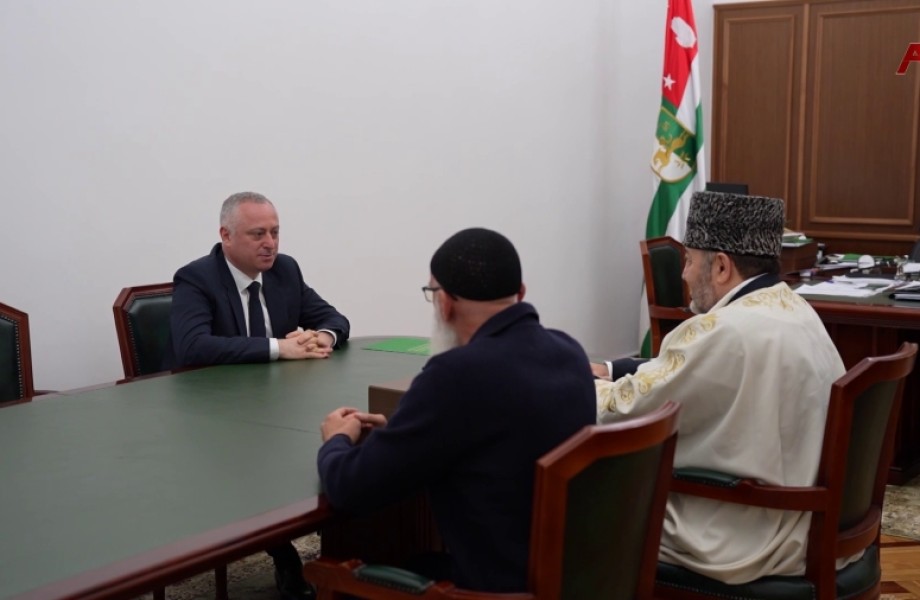 Б.Гунба принял Председателя Духовного управления мусульман КЧР, муфтия Мухаммада-Хаджи Эркенова