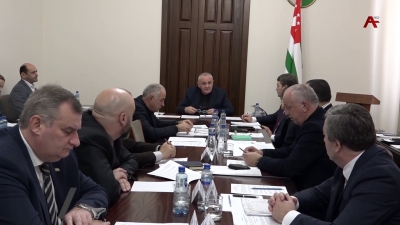 Аҧыза-министр Александр Анқәаб ихантәаҩрала Аминистрцәа Реилазаара аилатәара мҩаҧысит