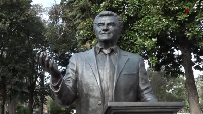 Аҧсны аҳҭны  қалақь Аҟәа аҧсшьарҭа  баҳчақәа руак ихьӡ ахҵоуп аполитикатәи ауаажәларратәи усзуҩы,азиндырратә ҭҵаарадыррақәа рдоктор Тарас Шамба.