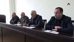 Гәдоуҭа имҩаҧысит ақыҭанхамҩа аминистр Беслан Џьопуеи араион ақыҭақәа рхадацәеи реиҧылара