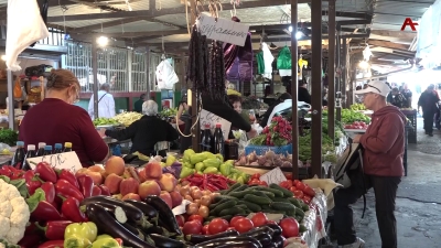 Какую продукцию местного производства можно приобрести на центральном рынке и по какой цене?