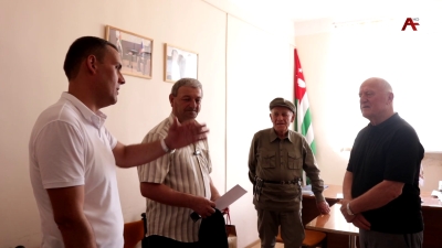 Дима Кобахьиеи Зураб Логәуеи Очамчыра ақалақь аҿы инхо, 86 ш. зхыҵуа абырг иҧсы иаҧшәмахеит