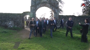 Бадра Гәынбеи Урыстәыла ахада иусбарҭа анапхгаҩы актәи ихаҭыҧуаҩ С.Кириенкои Мықә ақыҭа иаҭааит