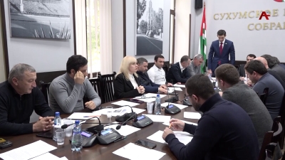На фасаде дома номер 43 по улице Ф. Искандера в Сухуме будет установлена мемориальная плита