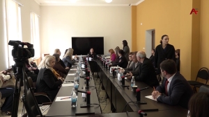 Аҭаацәараҿы ақәымчра иақәшәо ахәыҷқәа ацхыраара рыҭареи рыхьчареи ирылацәажәан "астол гьежь" аҿы